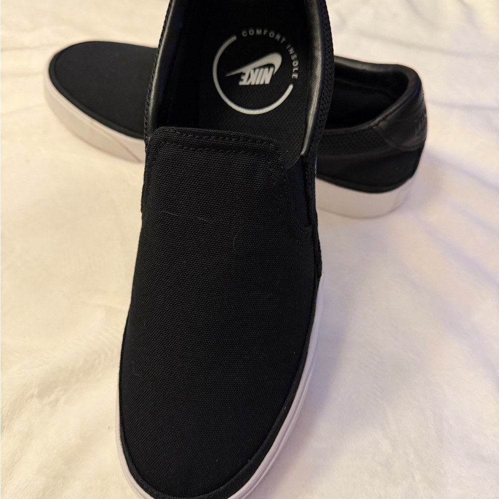 Nike Women’s Black and White Slip-On Loafers - Picture 2 of 5
